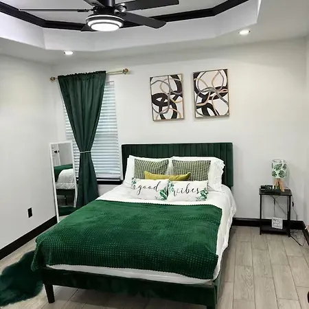 2Bd 2Br Modern Green House Oasis Houston Exterior photo
